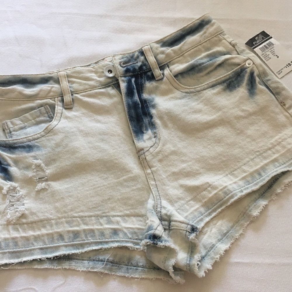 NWT Rue 21 Dollhouse high-rise size 3  distressed